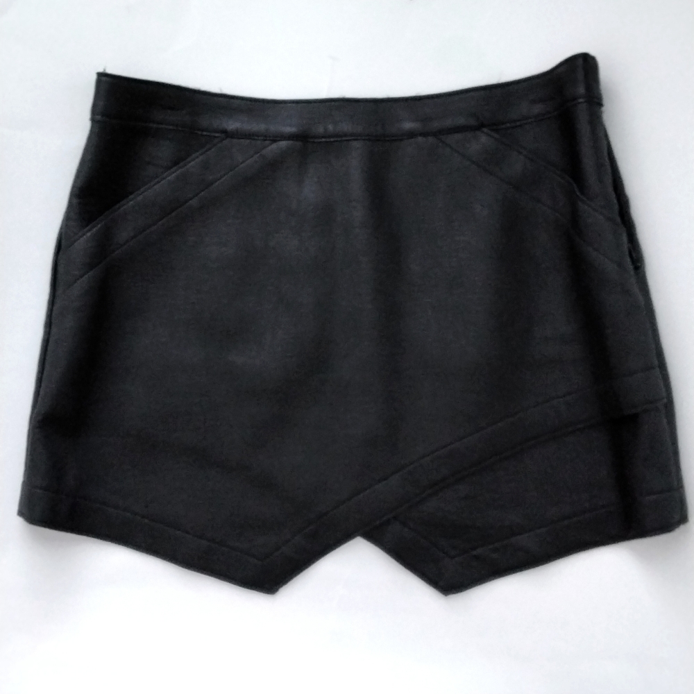 BCBG MAXAZRIA Women's  Black Leather Skirt